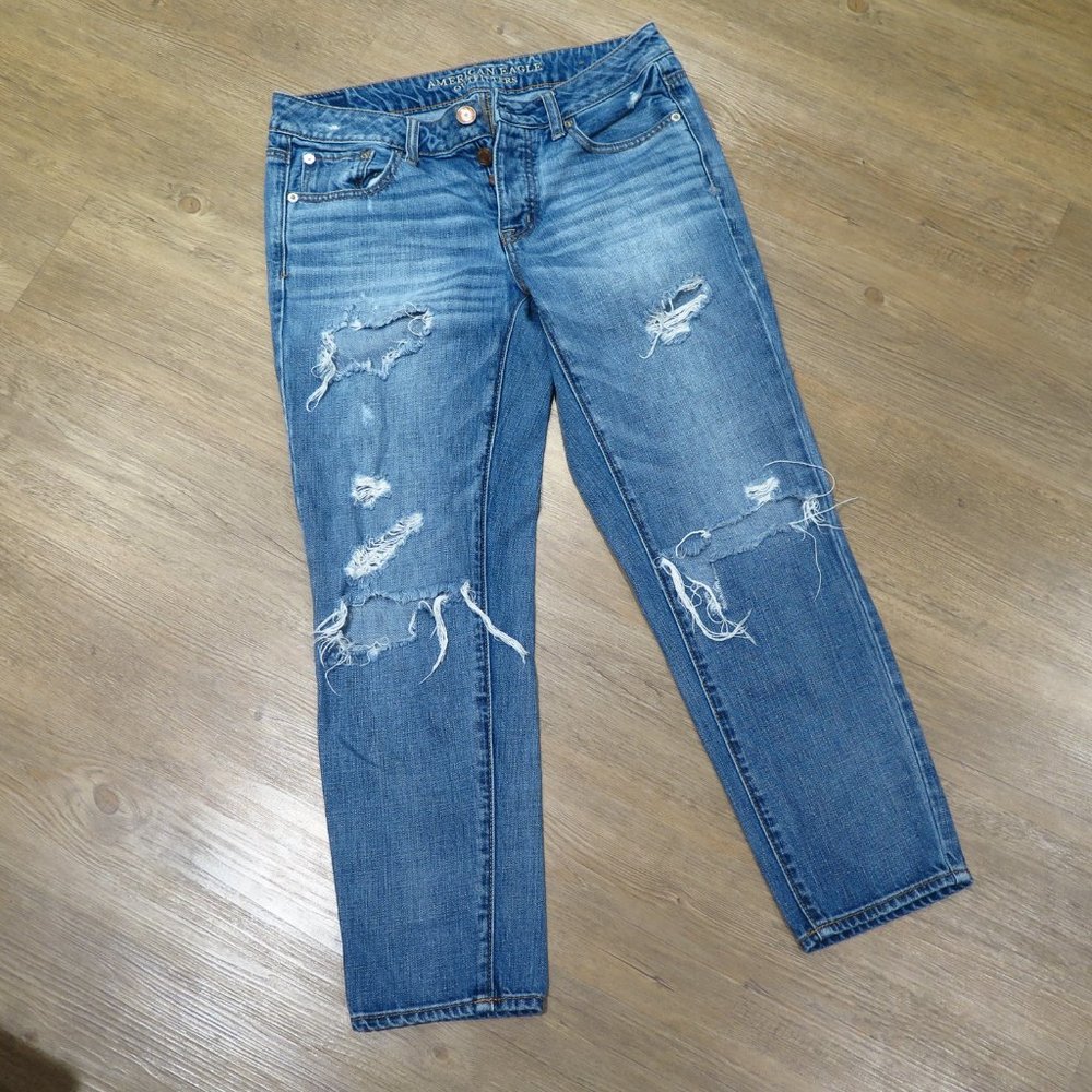 American Eagle Outfitters Distressed Boy Crop Jeans